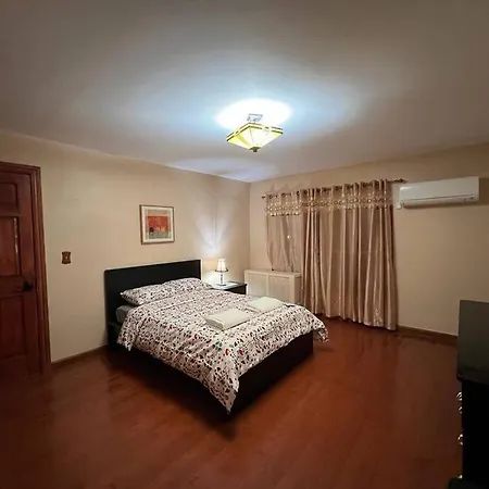 18 Min 2 Time Square Manhattan 3 Bedroom 1.5 Bath-2