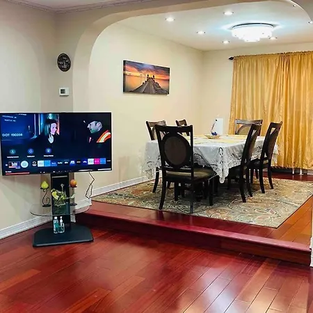 18 Min 2 Time Square Manhattan 3 Bedroom 1.5 Bath-3