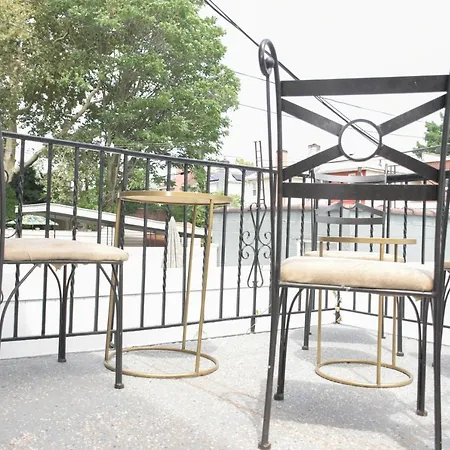 One-Bed-That-Will-Hold-A-Family-Of-Two-People-2