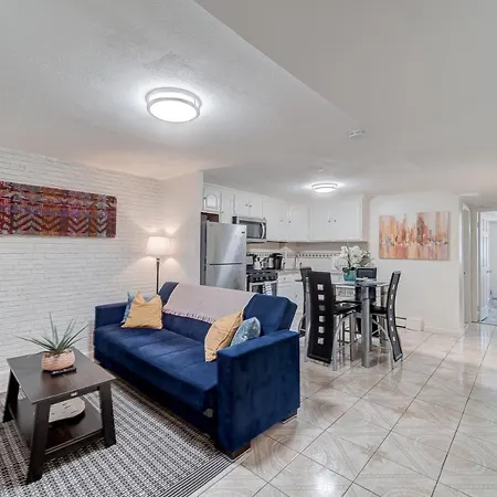 Wonderful Getaway In Canarsie Brooklyn With Parking-2