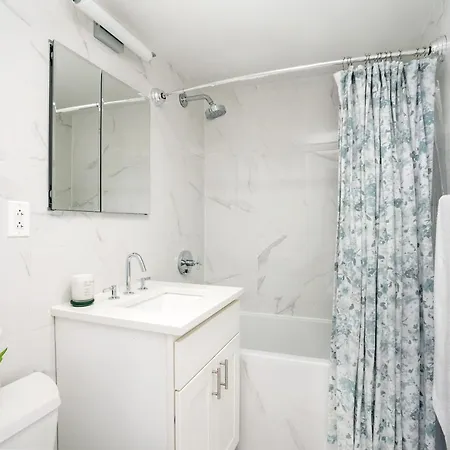 Gorgeous 2 Bedroom In Nyc With Elevator-2