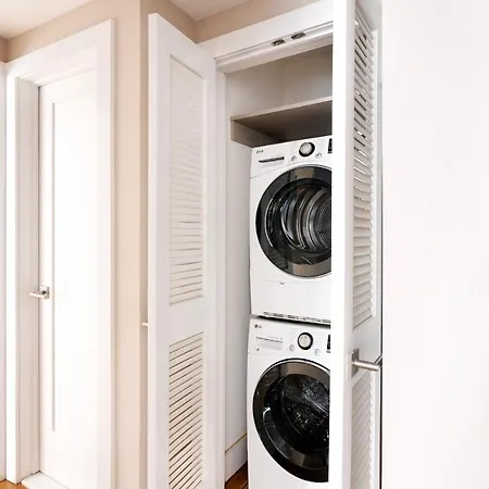 Gorgeous 2 Bedroom In Nyc With Elevator-3