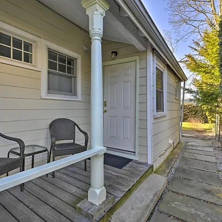 Quaint Dt Greenport Apt - 2 Mi To Shelter Island!-2