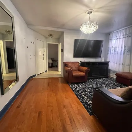 Cozy And Comfortable Apartment-2