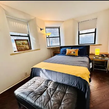 Stylish 2 Bedrooms In Upper Manhattan-3