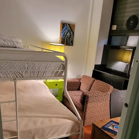 Super Spacious 7 Bedroom. Great For Group Getaway!-2