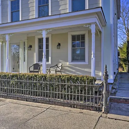Quaint Dt Greenport Apt - 2 Mi To Shelter Island!-3
