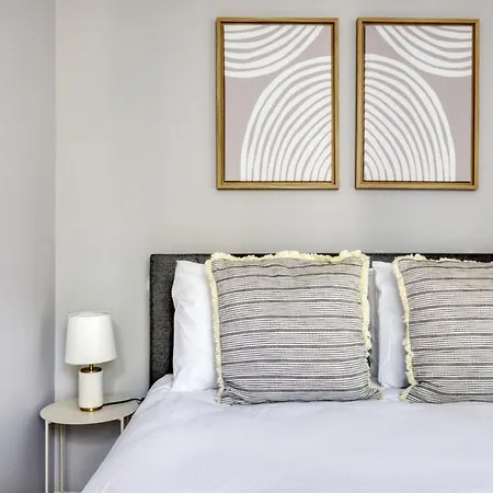 East Village 1Br W Wd Nr Stuyvesant Park Nyc-923-2