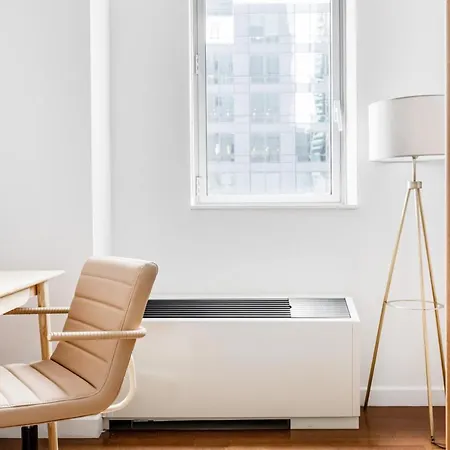 Midtown 1Br W Doorman Gym Nr Times Sq Nyc-697-2