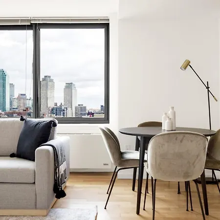 Lic 2Br W Doorman Gym Pool Nr E River Nyc-689-2