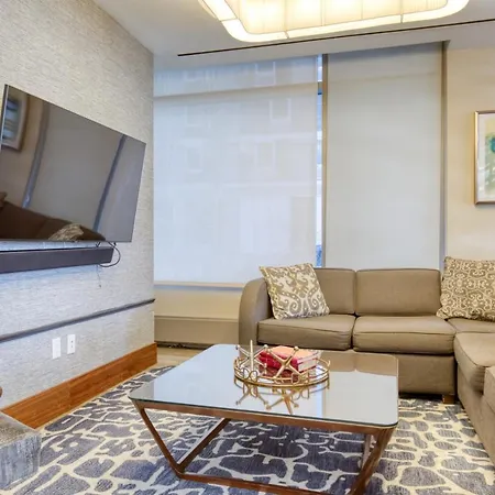 Lic 2Br W Wd Elevator Doorman Nr E River Nyc-766-3
