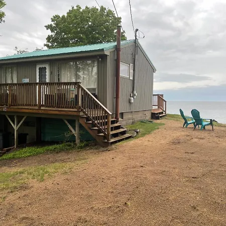 Cozy Lake Ontario Waterfront Breathtaking Views!-2