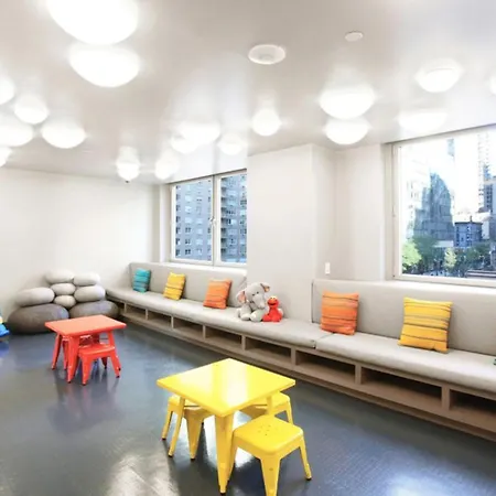Ues 2Br W Gym Doorman Nr Central Park Nyc-350-2