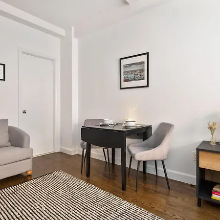 Gorgeous Studio In Nyc-2