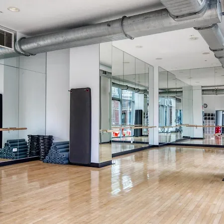 Hells Kitchen 2Br W Doorman Nr Central Park Nyc-522-3