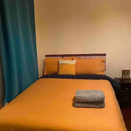 Antique Victorian 2 Bedroom best Location-3