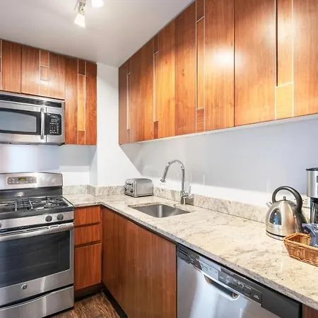 Ues 2Br W Gym Doorman Balcony Stunning Roof Nyc-502-2