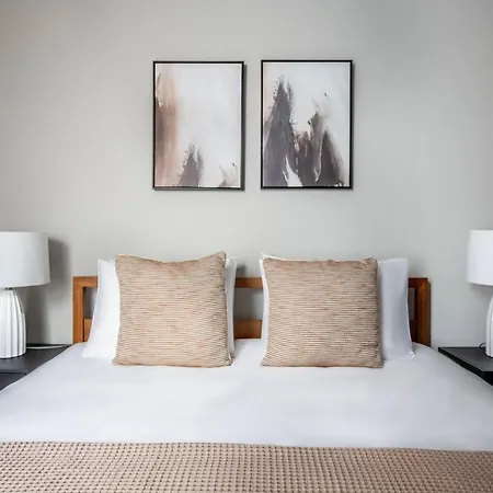 Soho 1Br W Private Deck Wd Nr New Museum Nyc-1104-2