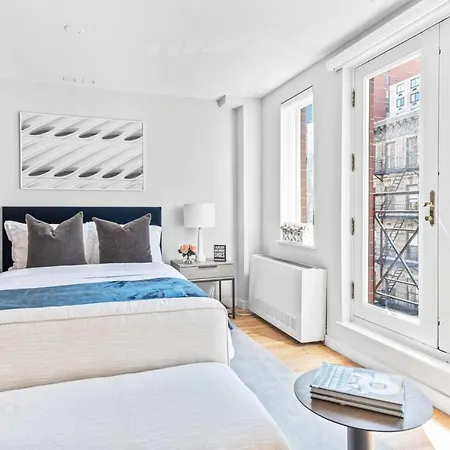 Luxe Studio Suite In Upper East Side With Charming Juliet Balcony-3