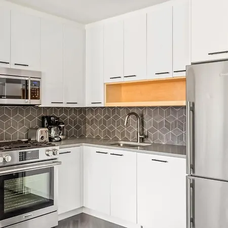 E Village 1Br W Wd Elevator Gym Nyc-889-2