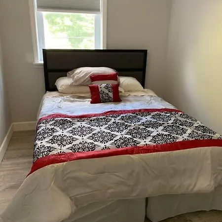 Entire Condo Minutes From Niagara Falls-3