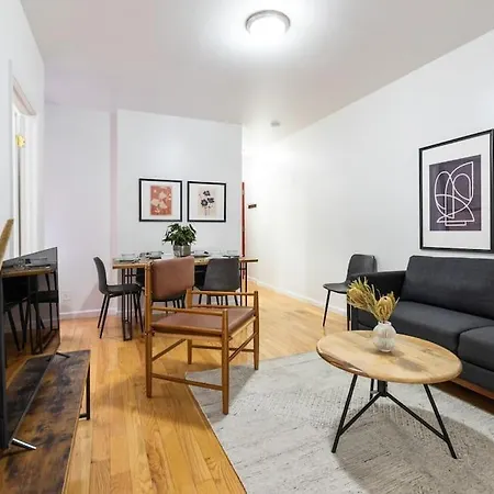 Modern 3 Bedroom 1 Bathroom Apartment In Nyc-2