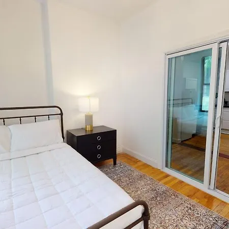 Furnished Apartment 1228 Upper East Side-3