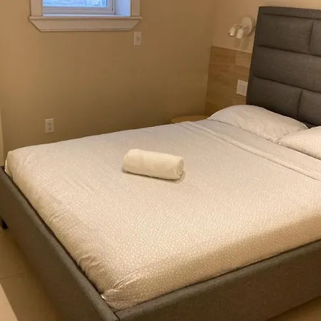 Comfortable And Neat 2 Bdr Apartment In Brooklyn-3