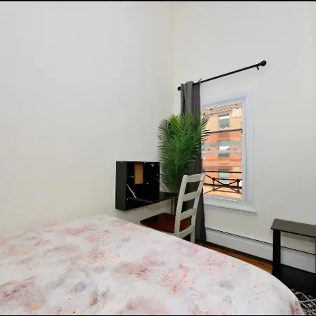 Three Bd Apartment Near Times Square-3