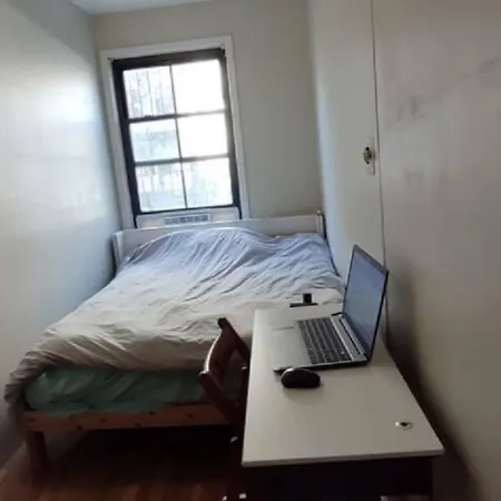 Central & Affordable Williamsburg Small Room-3