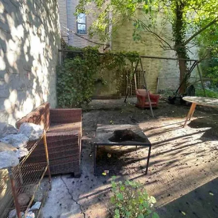 Spacious Room For Four At The Heart Of Williamsburg-2