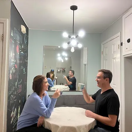 Affordable & Central Williamsburg Boutique Room-2