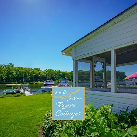 Premier Waterfront Cottage 2-2