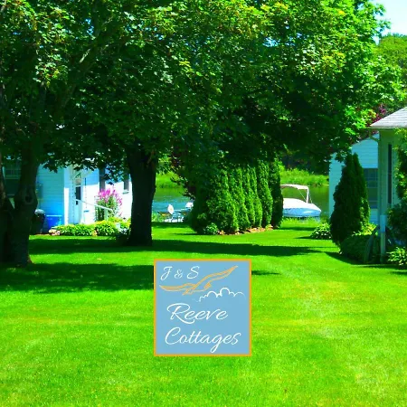 Premier Waterfront Cottage 2-3