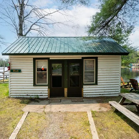 Hide-A-Way Waterfront Cottages-3