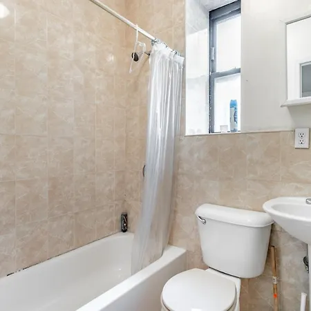 Montgomery Street Guest House-3