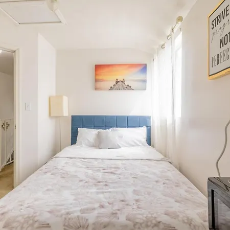 Cozy Rooms With Many Amenities-2