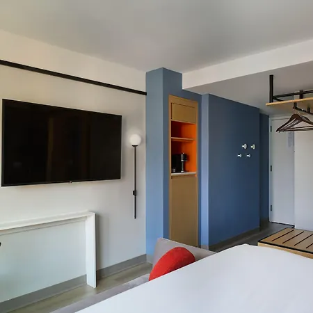 Delta Hotels By Marriott New York Times Square-3