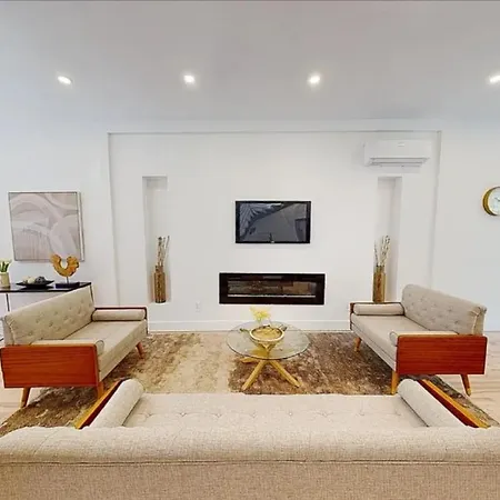 Exotic Bedford Avenue Guest In Brooklyn-3