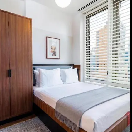 Times Square 2 Bedroom Apartment-3