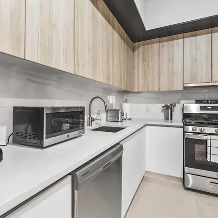 Top Notch 2Br Suite Minutes To Central Park-3