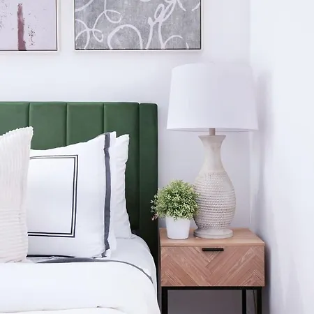 105-1G Park Ave Location Studio Best Value Sleeps3-2