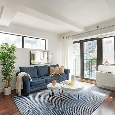 809-6A New 2Br Private Roof & City View-2