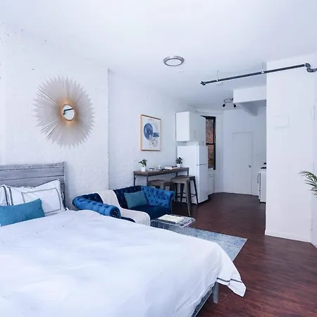 83-2Fe Ues Central Park Newly Furnished Studio-3