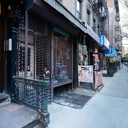 83-2Fe Ues Central Park Newly Furnished Studio-2