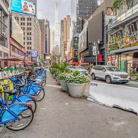 Midtown 2Br W Pool Gym Parking Nr Broadway Nyc-381-2