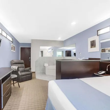 Microtel Inn & Suites Bath-3