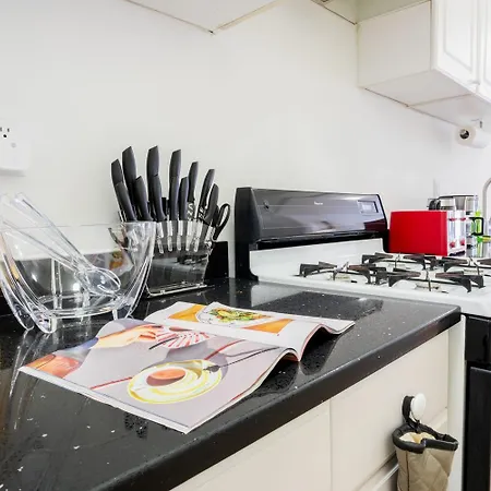 1435-4 I 3 Bedrooms 2Bath W D Prime Upper East-2