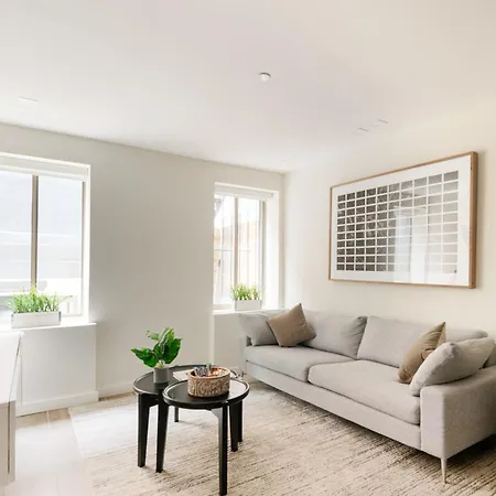 Unbeatable 1Br With Massive Private Patio In Upper East Side-3