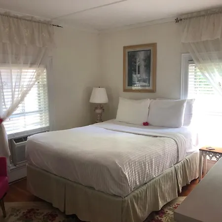 18 Vine Inn & Carriage House-2